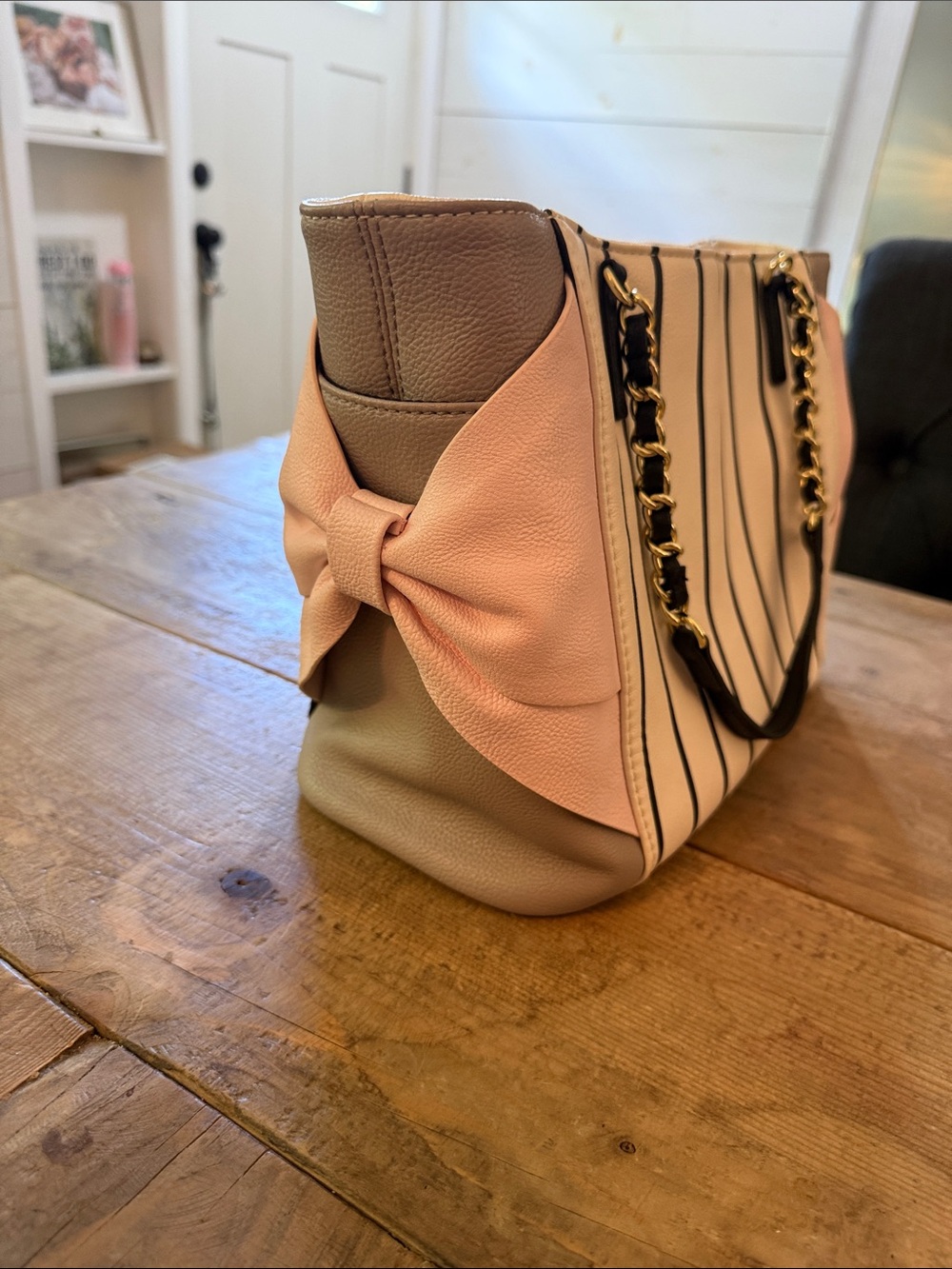 Striped White and Pink Shoulder Tote with Heart Charm - Picture 11 of 14